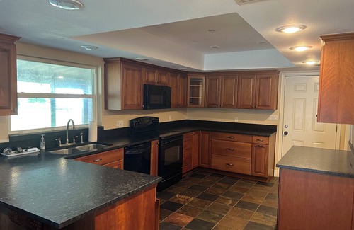 Greater Northdale House | 4 Bedrooms, 3 Bath, sleeps 8, Pool, Access to Lake, Kayaks, & Fishing