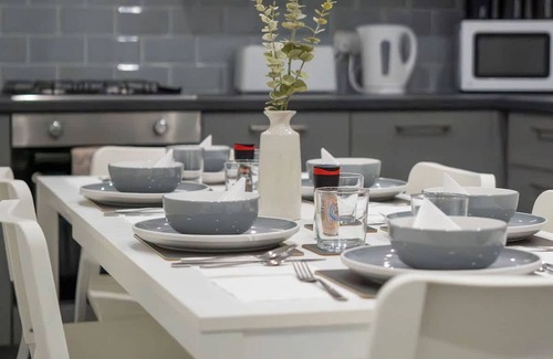 Barrow-in-Furness House | 4 Bedrooms-4 Bathrooms House