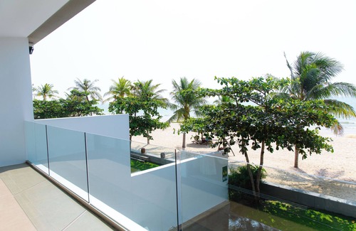 Phuoc Thuan Villa | 4-Bedrooms BEACHFRONT villa Sanctuary Ho Tram resort, Cooking,BBQ & Pets allowed