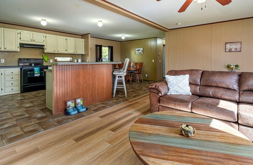Ozark House | 4 Bedrooms, Fishing Pond, Pet Friendly, Fenced in yard