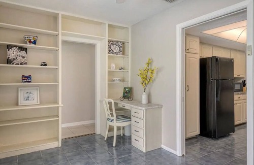 Venice East House | 4 bedrooms sleep 8 private heated pool on golf course 4 mil to the beach