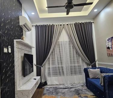 Bandar Baru Bangi House | 4 Bedrooms VivaVibes Home at Ostia Bangi next to Bangi Toll