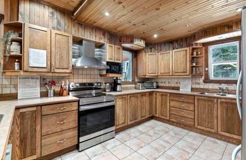 Mauricie Cottage | 4 Belles Vues-Cozy retreat in the middle of the forest. Pet-Friendly!