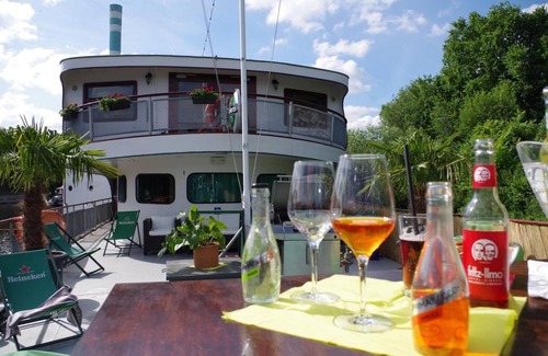 Leipziger Vorstadt Apartment | 4-berth cabin on a residential vessel