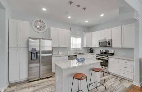 San Jacinto House | 4 Blocks to Beach: Home w/Patio in Galveston!