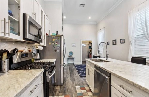Faubourg Lafayette House | 4 Blocks to Streetcar/Parades