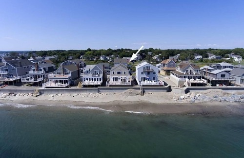 Scituate House | 4 BR/2 Bath beach house. Beachfront. Walking distance to Scituate Harbor!