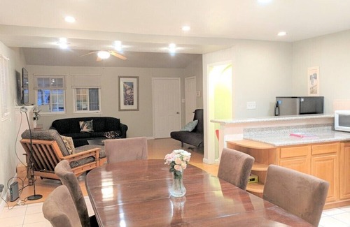 Oakland House | 4+br/2ba house near OaklandAirport & RaiderStadium
