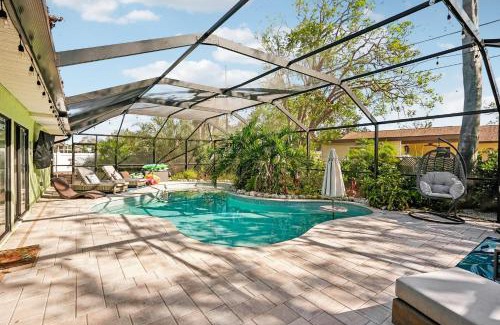 West Bradenton House | 4 Br Bradenton Home Private Pool Outdoor Bar WD