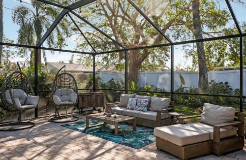 West Bradenton House | 4 Br Bradenton Home Private Pool Outdoor Bar WD