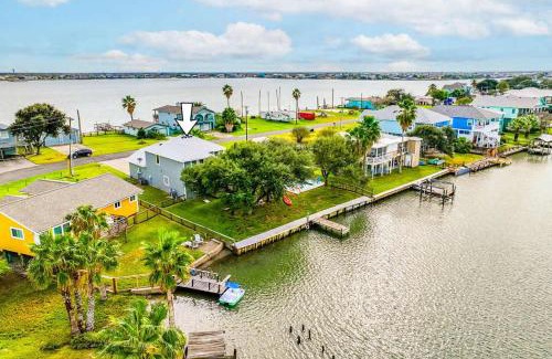 Rockport House | 4 Br Home On The Water Private Pool Dog Friendly