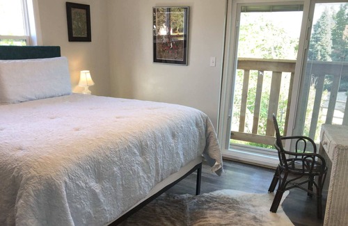 Westcliffe House | 4 BR in old town w/ killer views. Sleeps up to 10.