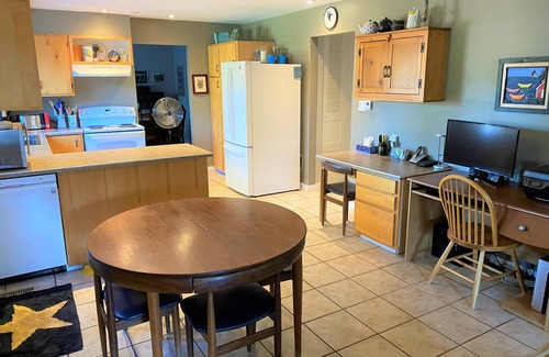 Okanagan-Similkameen House | 4 BR Lakefront Home Perfect for Beach and Wine Holidays. Skaha Beach-100 steps!