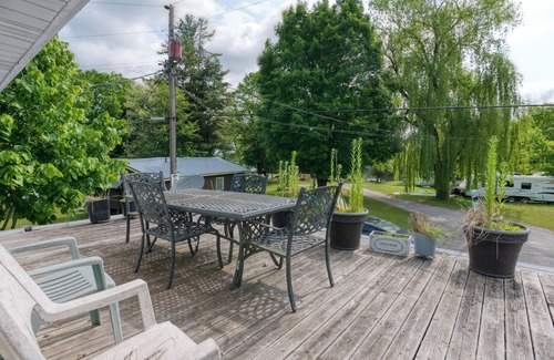 Frontenac House | 4-BR Luxurious Lake-house.