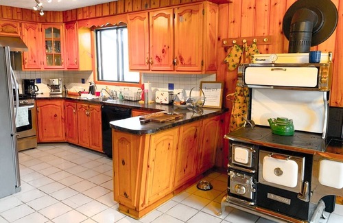Les Pays-d'en-Haut Regional County Municipality Ski Chalet | 4 Br Luxury St-Sauveur Chalet & Pool, Swim Spa, fireplace, close to Ski resort