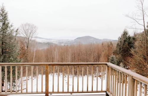 Marlboro House | 4 BR Mt Snow Okemo Ski Chalet w Amazing views!
