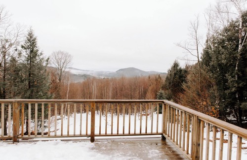 Marlboro House | 4 BR Mt Snow Okemo Ski Chalet w Amazing views!