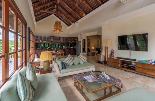 Ungasan Villa | 4 BR villa Cantik &karma beach club in cliff resort