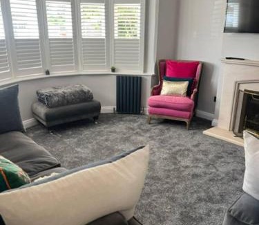 Earley House | 4 BRD House, with Double Parking