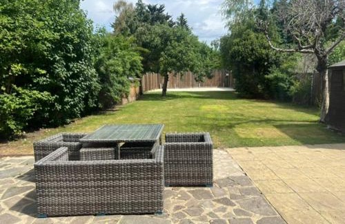 Earley House | 4 BRD House, with Double Parking