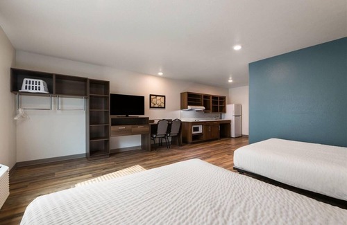 Rockledge Hotel | 4 Dog-Friendly Units with Spacious Kitchen & Easy Access to Rockledge Parks