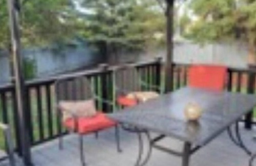 Southeast Edmonton House | 4 Level split 15min from the Airport, 5Min from the train station .