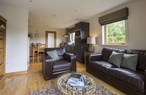 Kenmore Cottage | 4 Maxwells - sleeps 2 guests in 1 bedroom