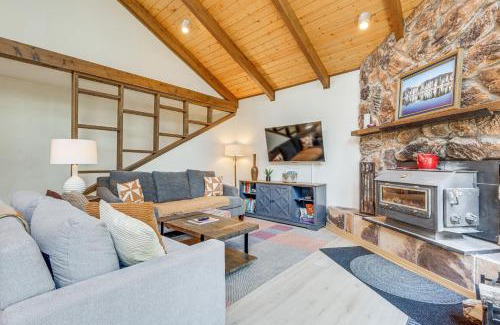 Angel Fire House | 4 Mi to Angel Fire Resort Retreat with Hot Tub