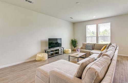 Barker House | 4 Mi to Bear Creek Pioneers Park NW Houston Home
