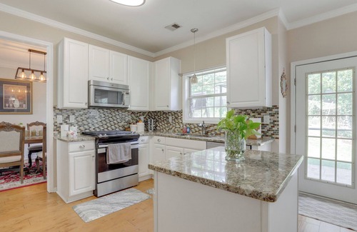 Roswell House | 4 Mi to Chattahoochee River: Family Home w/Yard!