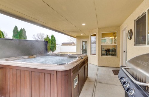 Grand Junction House | 4 Mi to Dtwn Grand Junction Hot Tub Haven!