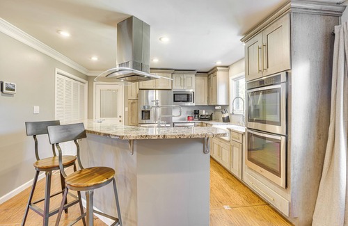 Tuscaloosa House | 4 Mi to Dtwn Tuscaloosa: Home w/Cozy Den!