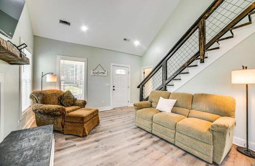 Cadiz House | 4 Mi to Lake Barkley Pet-Friendly Home with Hot Tub