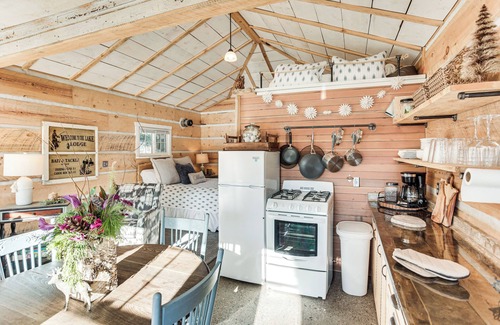 Elk River Apartment | 4 Mi to Main Street: Riverfront Minnesota Cabin