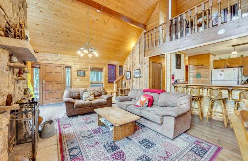 Allenspark House | 4 Mi to RMNP Allenspark Cabin with Wraparound Deck!
