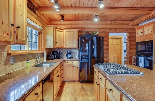 Grand Lake Cabin | 4 Mi to Rocky Mtn Nat'l Park: Cabin Near Town!