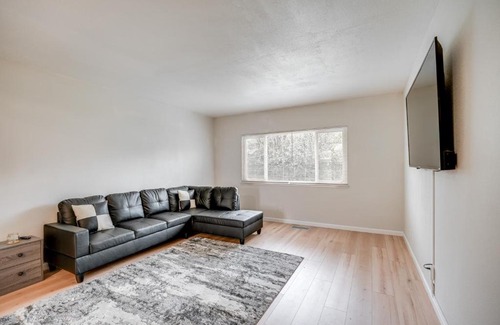 Stockton House | 4 Mi to San Joaquin River Remodeled Home with Patio