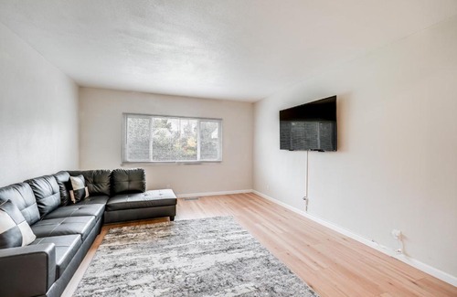 Stockton House | 4 Mi to San Joaquin River Remodeled Home with Patio