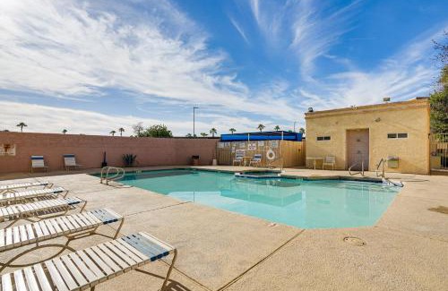 Surprise Apartment | 4 Mi to Surprise Stadium Condo with Pool!