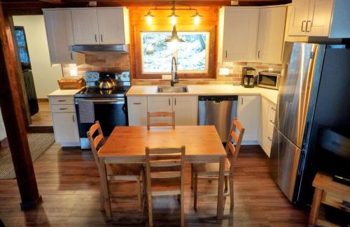 Nelson Ski Chalet | 4 Mile Creek Cabin (Creekside)