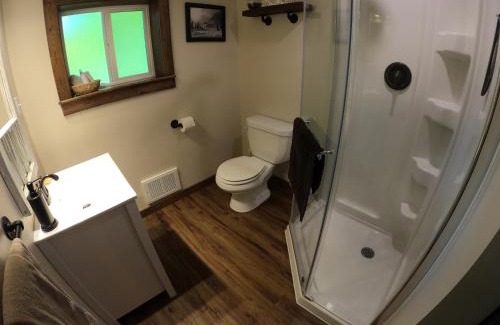 Nelson Ski Chalet | 4 Mile Creek Cabin (Creekside)