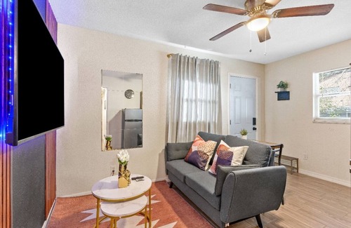 East Tampa Apartment | 4 Miles From Downtown Tampa C