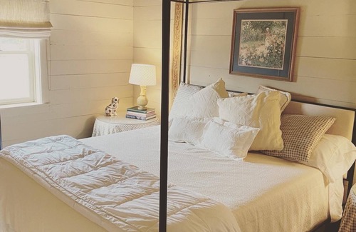 Horton House | 4 miles to BOAT RAMP! Protect & charge your boat- relaxing views & Gated Parking