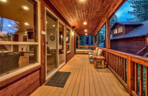 Y Area House | 4 miles to Lake, Heavenly, Casinos w/ 7 bedrooms, 5.5 baths, Sleeps 20, 6800 sqf
