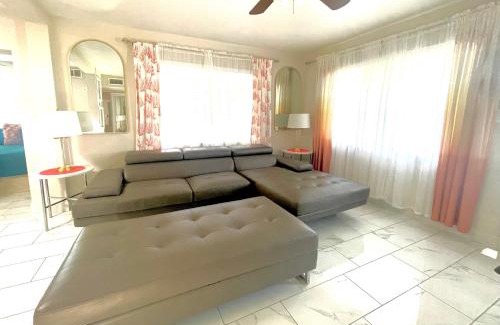 Gulf Gate Estates Apartment | 4 miles to Siesta Key Beach #1 in America