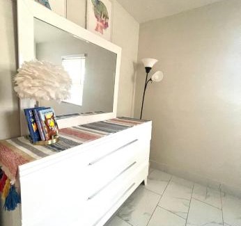 Gulf Gate Estates Apartment | 4 miles to Siesta Key Beach #1 in America