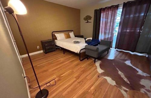 Paradise House | 4 miles to Strip/Big house with pool