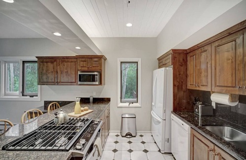 North Park City Condo | 🌲4 Min walk to Ski-Park City Mountain-Sleeps 7🌲