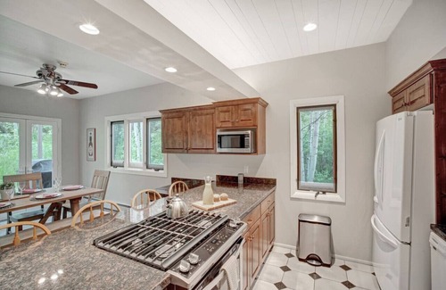 North Park City Condo | 🌲4 Min walk to Ski-Park City Mountain-Sleeps 7🌲