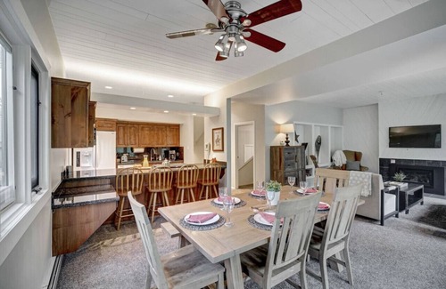 North Park City Condo | 🌲4 Min walk to Ski-Park City Mountain-Sleeps 7🌲